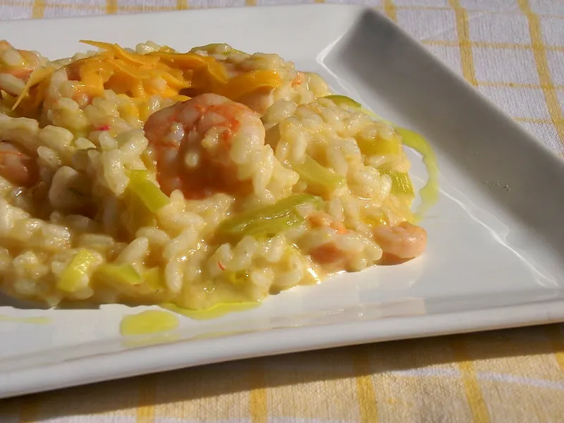 risoto de camarao com alho poro